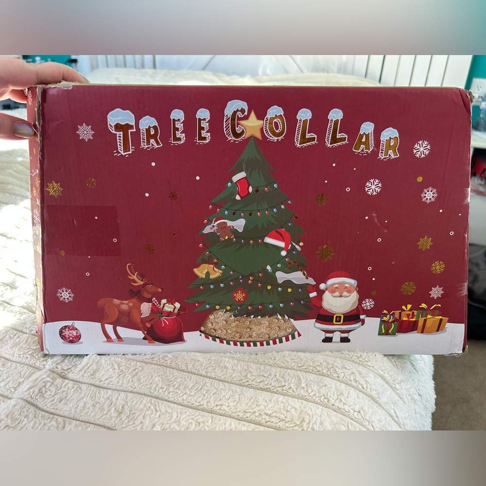 New Gold Holiday Tree Skirt - Picture 6 of 12